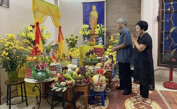 Mâm cúng Thần Tài ngày mùng 1 tháng 8