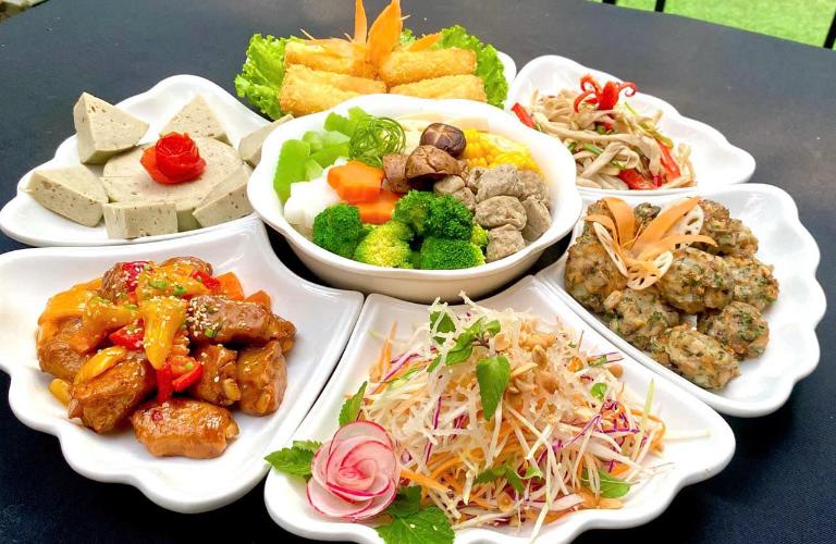 van khan cung tuan dau cho nguoi moi mat 4814