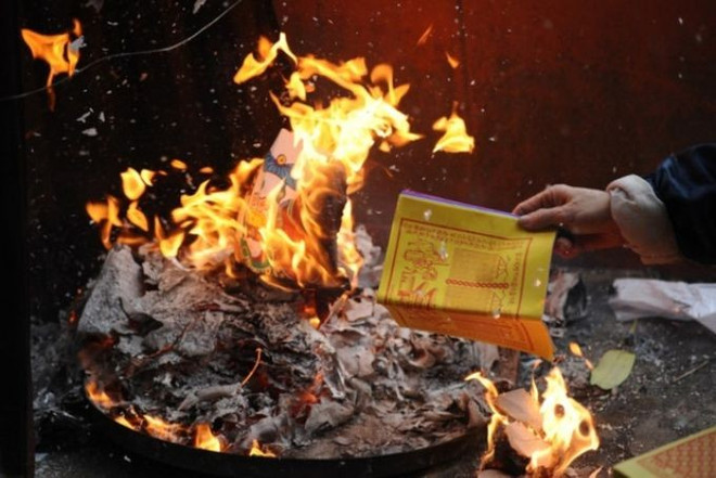 van khan hoa vang 5177