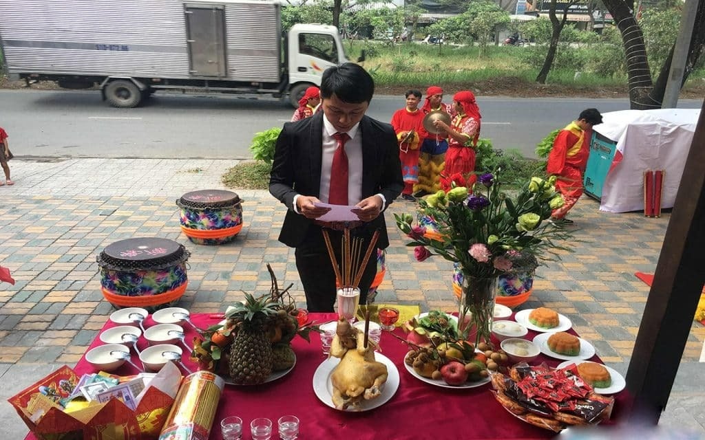 Nghi lễ cúng mở hàng đầu năm
