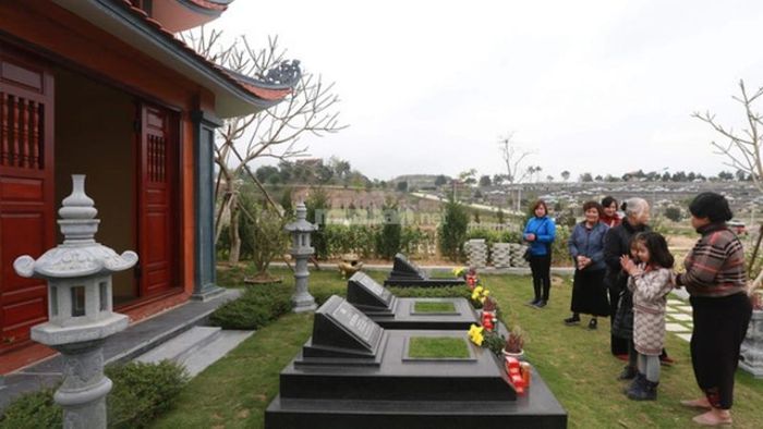 van khan ta mo ngoai dong 5577