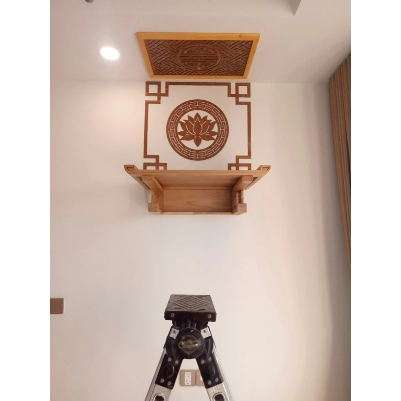 Bàn thờ treo tường chung cư bằng gỗ tự nhiên