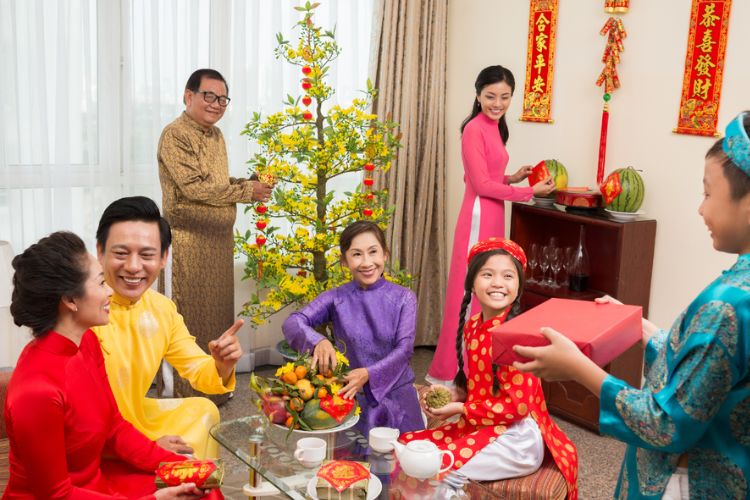 xuất hành du xuân mùng 7 tết