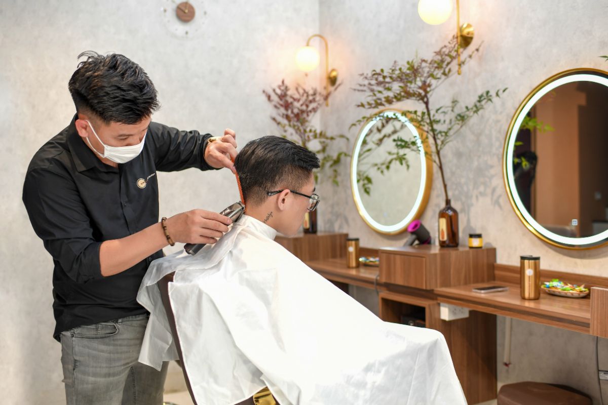 mùng 9 nên cắt tóc không